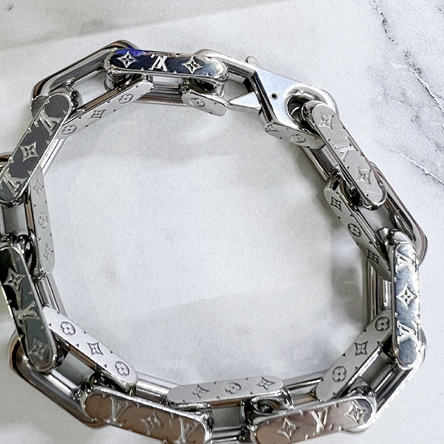 Louis Vuitton M00681 Monogram Bold Bracelet , Silver, One Size